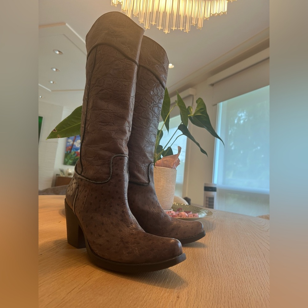 Gorgeous Vintage Taupe Cowboy Boots Size 9